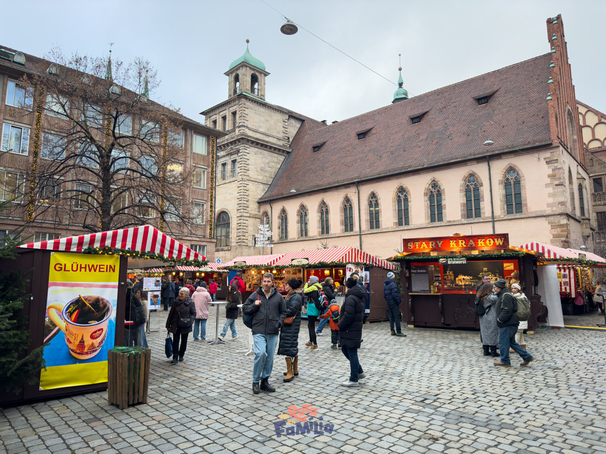 Markt_der_Partnerstädte_derutaenfamilia_001 Mercado de Navidad de las Ciudades Hermanas de Núremberg