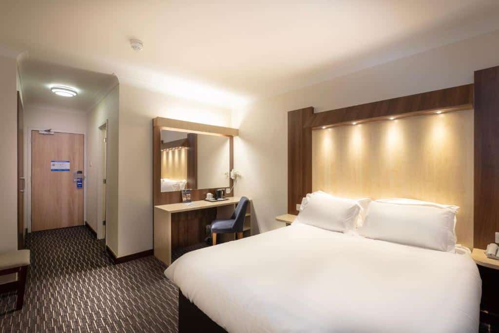 alojamiento_londres_bloomsbury_royal_national_hotel Hotel asociado de Disneyland Paris. B&B Hotel