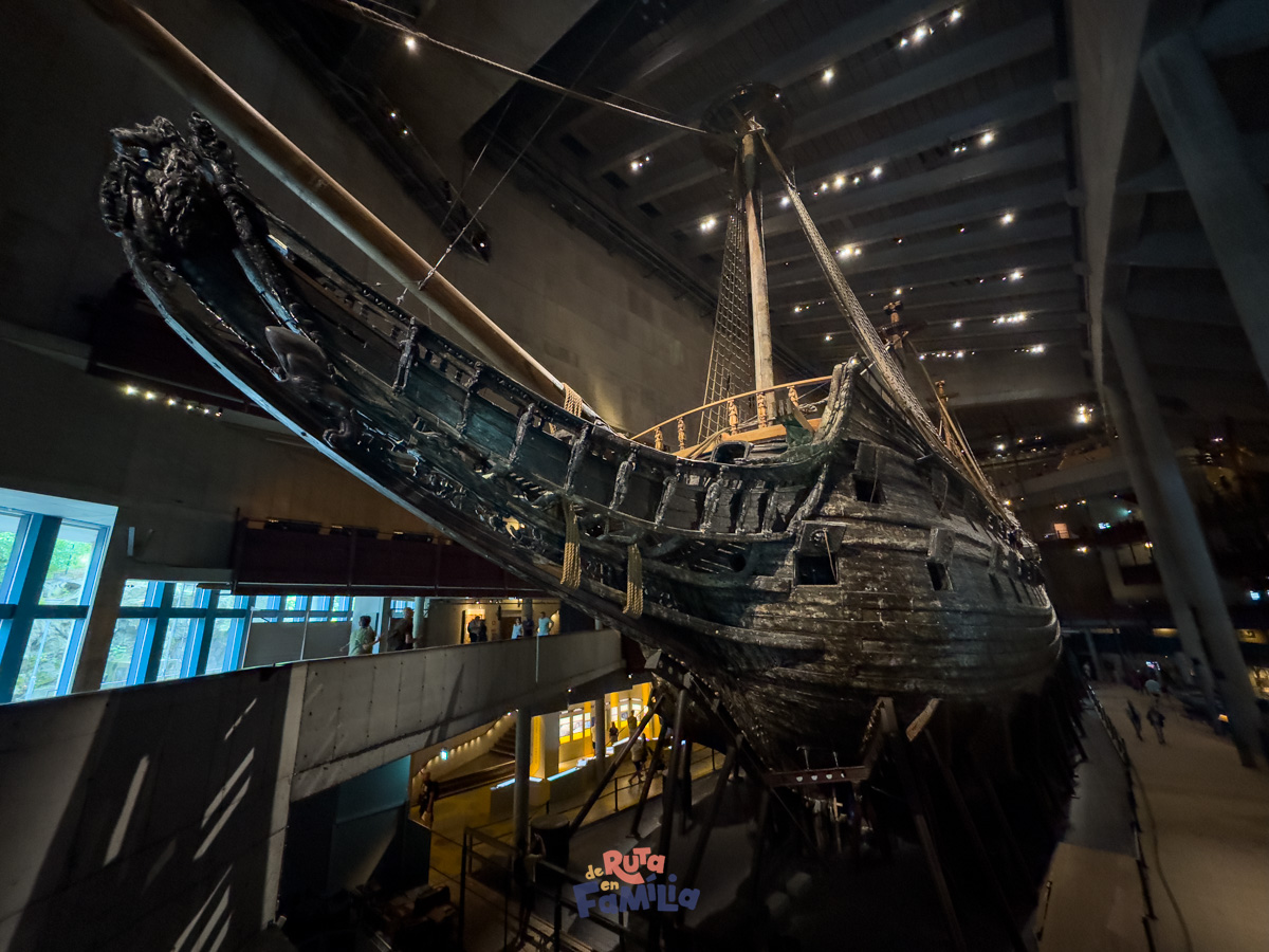 barco_vasa_vista_general_derutaenfamilia Vista general del barco Vasa en el Museo Vasa de Estocolmo