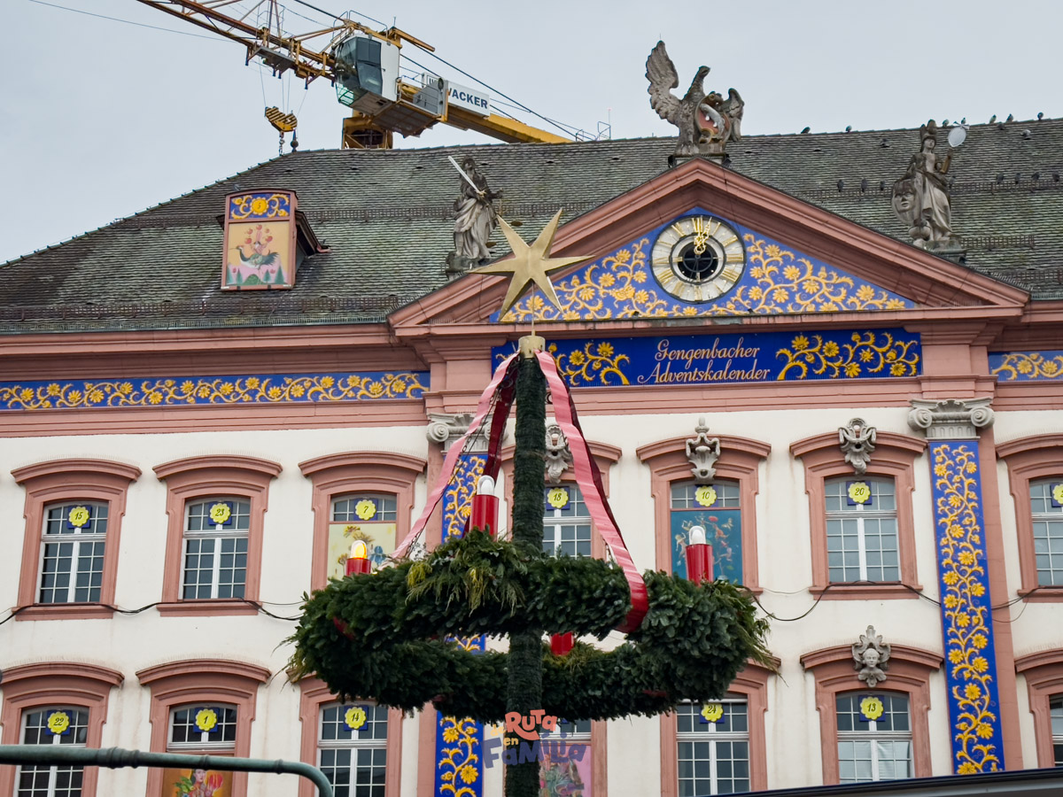 Detall de les finestres del calendari d'Advent de Gengenbach