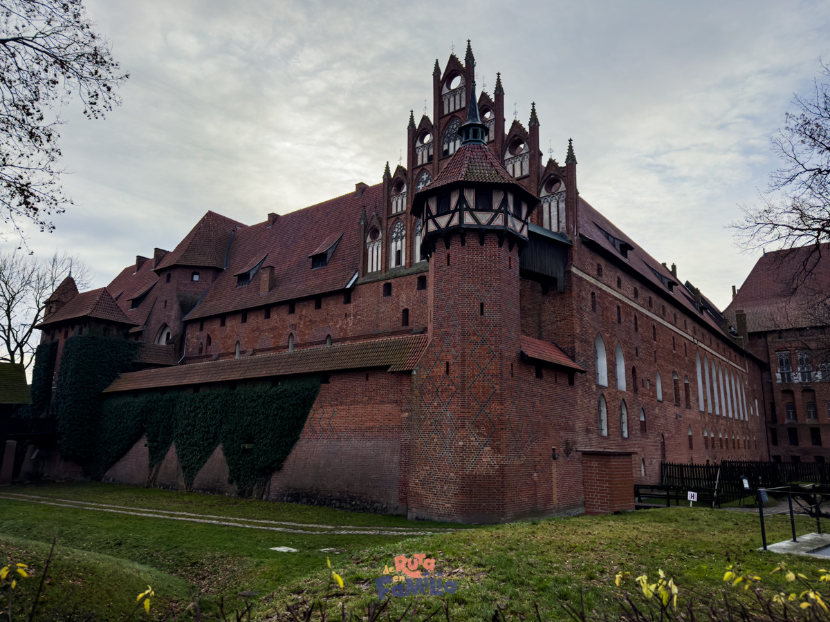 Exterior del castell de Malbork durant la nostra excursió des de Gdańsk