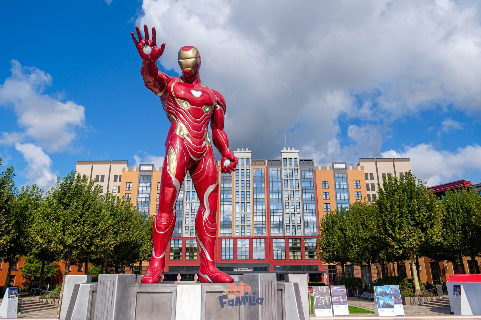 hotel_marvel_disneyland_paris_derutaenfamilia_030 Exteriores del Hotel New York: The Art of Marvel de Disneyland Paris