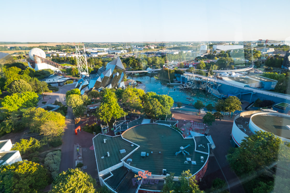 hoteles_futuroscope_derutaenfamilia_002 Vista aérea de Futuroscope desde uno de los hoteles cercanos al parque