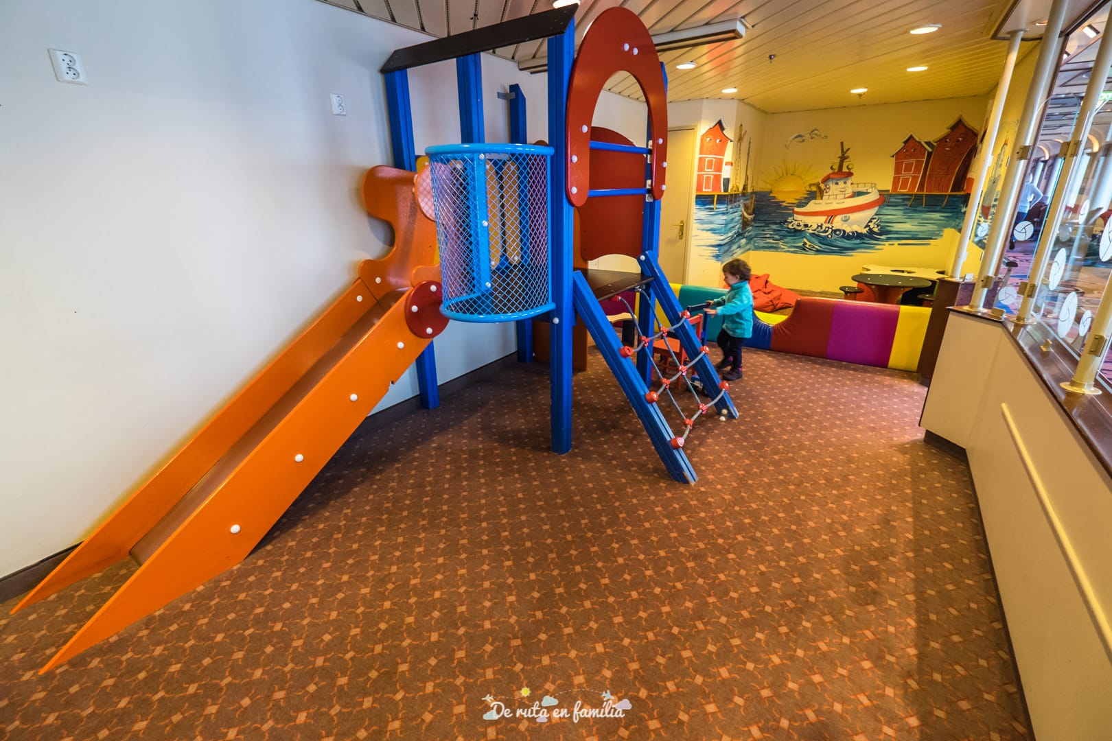 ir de tromso a las islas lofoten con el barco hurtigruten