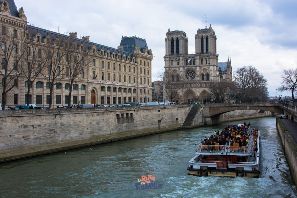 paris_4_dias_derutaenfamilia_006 Qué ver en París en 4 días. Día 1 – Île de la Cité, Torre Eiffel y crucero por el Sena