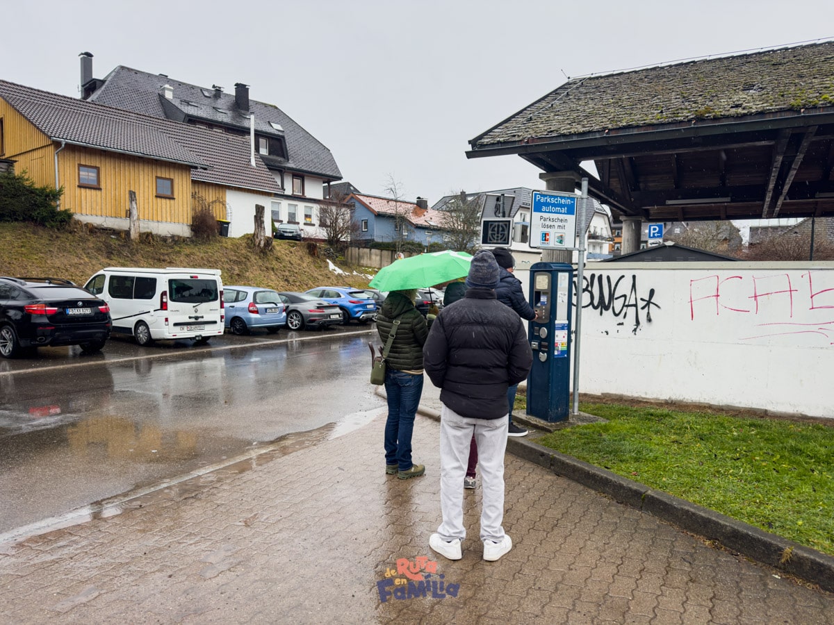 Parking junto a la estación de Hinterzarten para ir al mercado de Ravennaschlucht