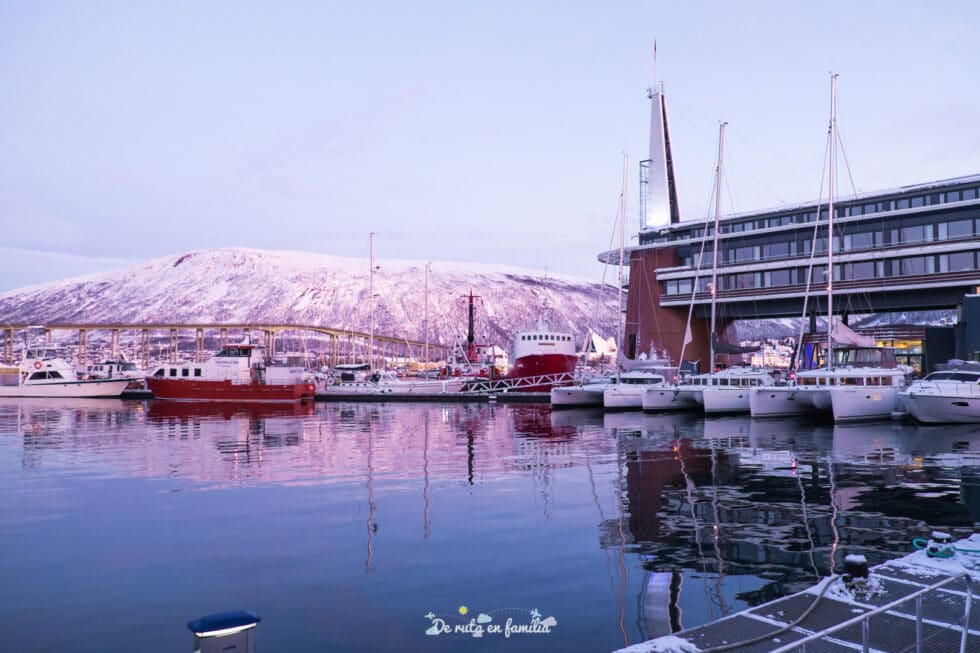 Com anar de l’aeroport de Tromsø al centre de la ciutat De ruta en